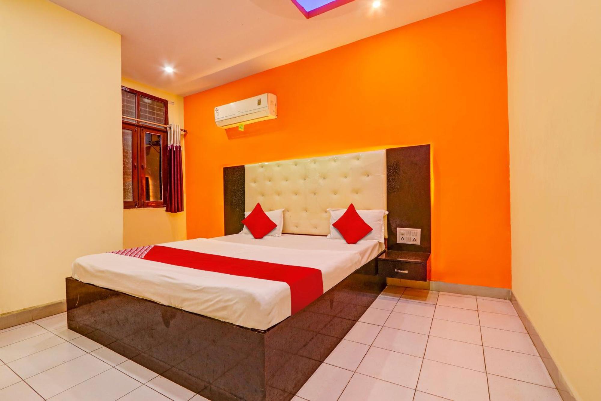 Oyo Flagship Hotel Samruddhi Lodge Nirmal  외부 사진