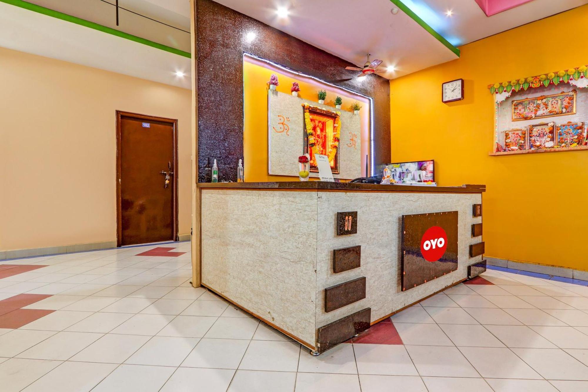 Oyo Flagship Hotel Samruddhi Lodge Nirmal  외부 사진